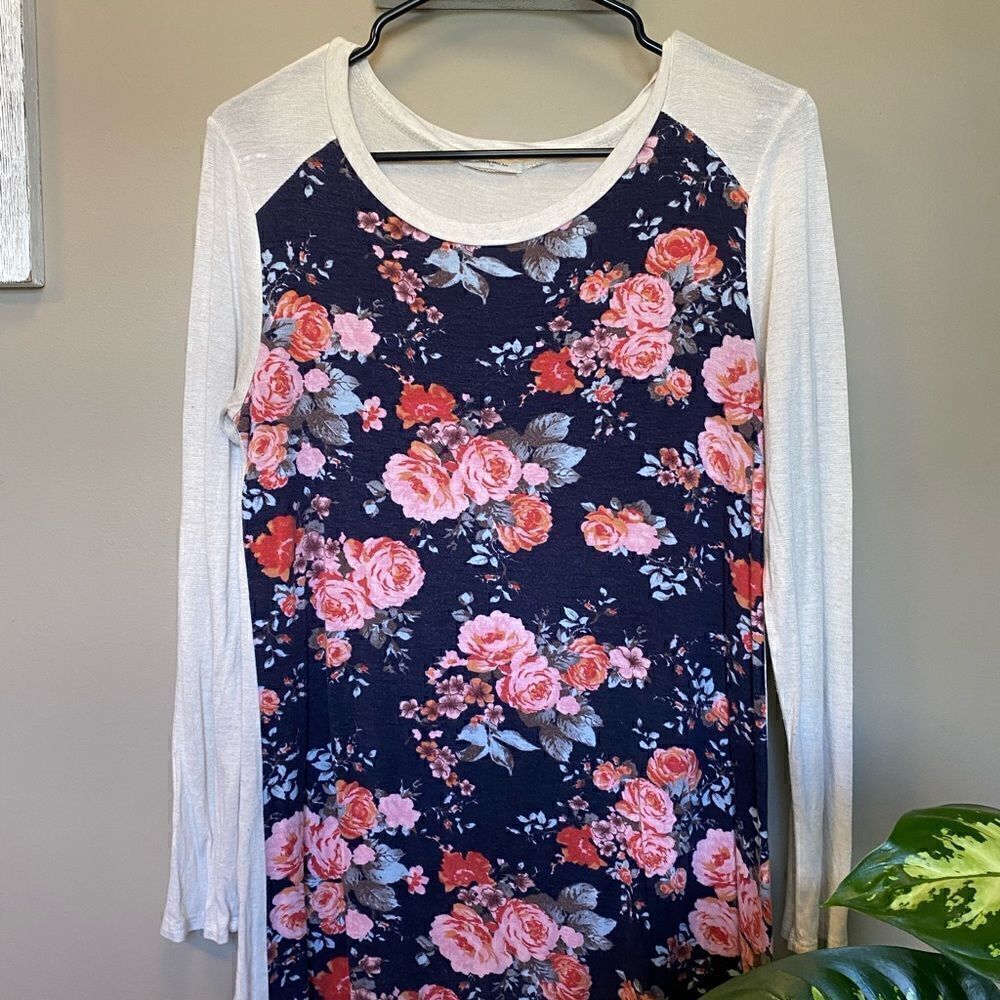 12PM by Mon Ami Women’s Medium Floral Long Sleeve
